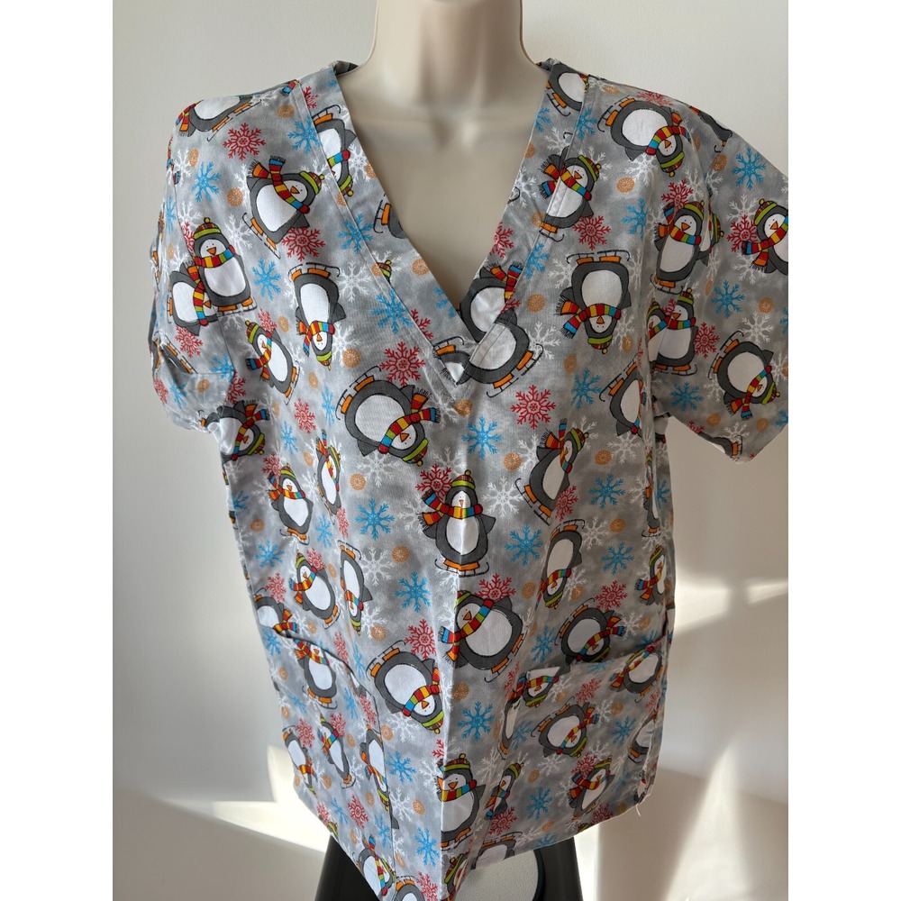 PEPPERMINT SCRUBS WOMENS SCRUB TOP  LARGE PENGUINS‎